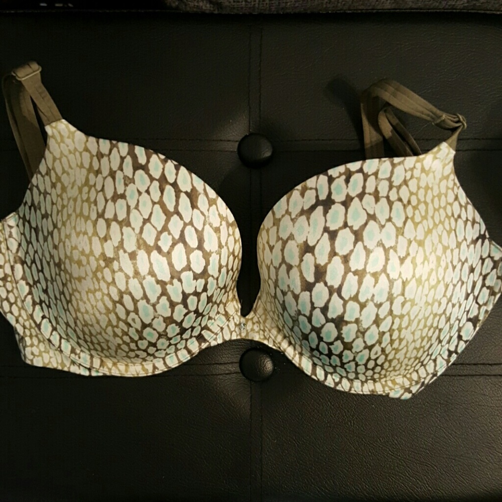 Victoria Secret Plunge Push Up Bra NWOT Cheetah